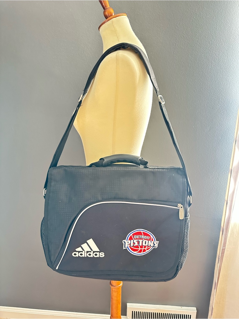 Adidas Detroit Pistons NBA Laptop Messenger Bag Padded Computer Bag Black